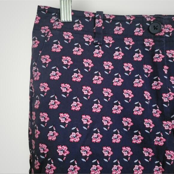 Talbots Perfect Summer Shorts Size 6P Bermuda Floral Navy Pink Cotton Blend - Picture 2 of 5